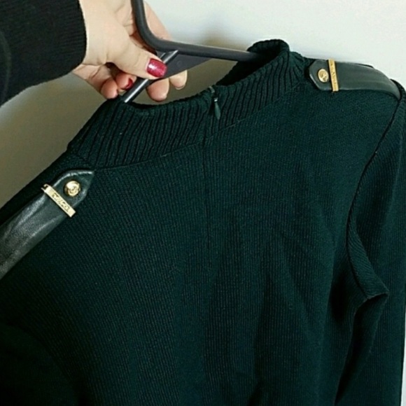 ON HOLD St.John sweater - Picture 2 of 5